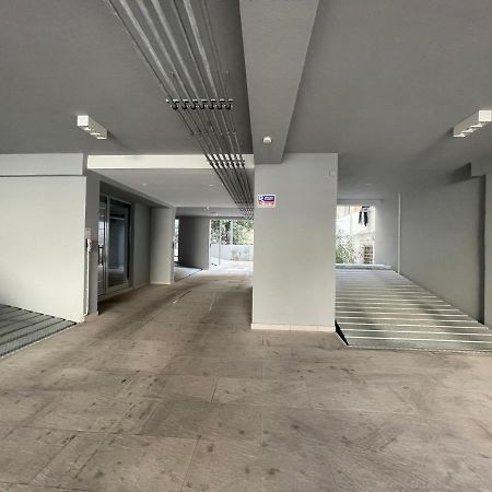 New 2Bd Aprt With Shared Rooftop Pool E2 เอเธนส์ ภายนอก รูปภาพ