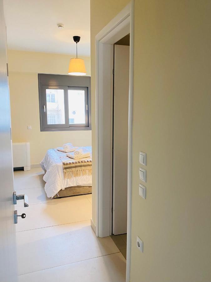 New 2Bd Aprt With Shared Rooftop Pool E2 เอเธนส์ ภายนอก รูปภาพ